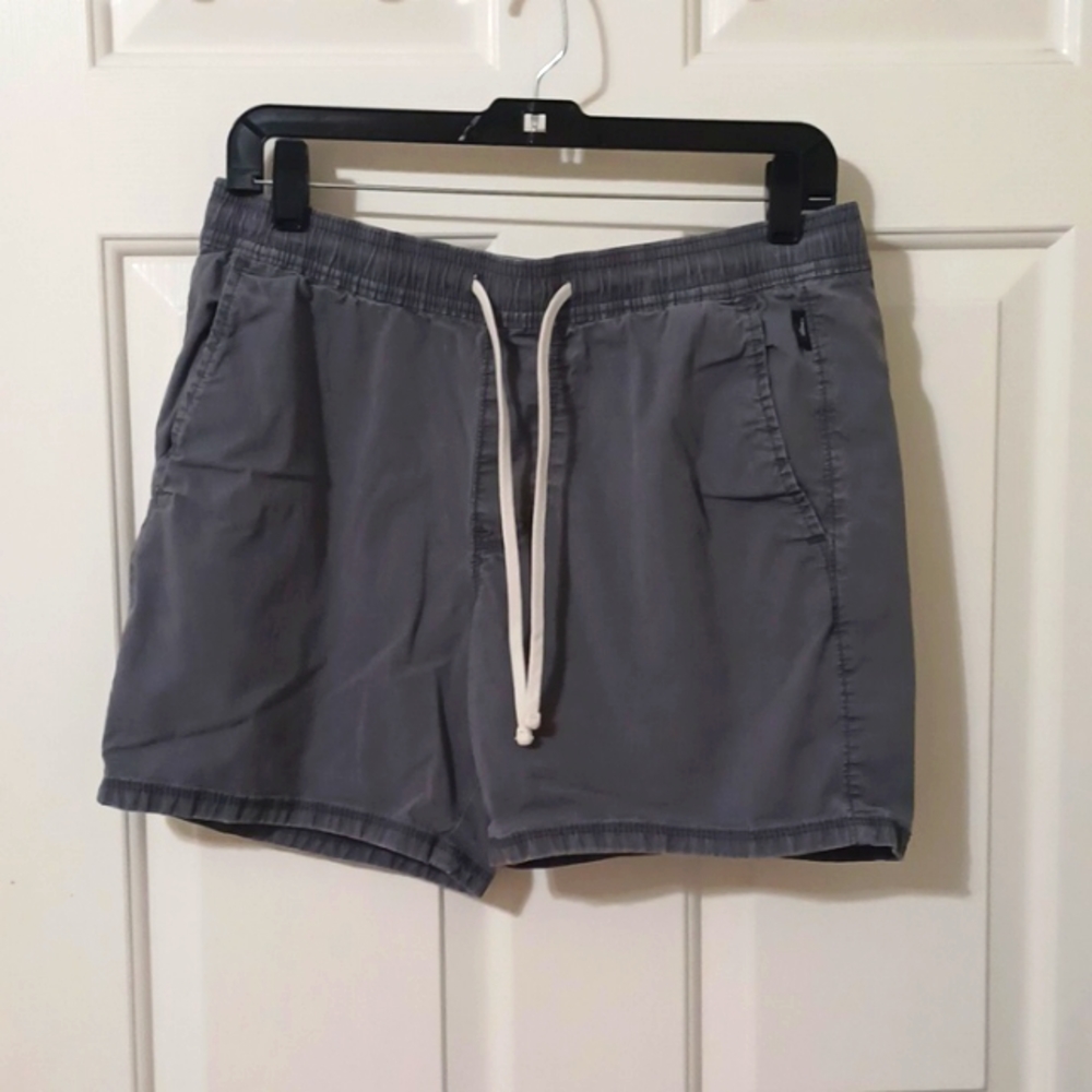 Men's gray 5" Hollister jogger shorts